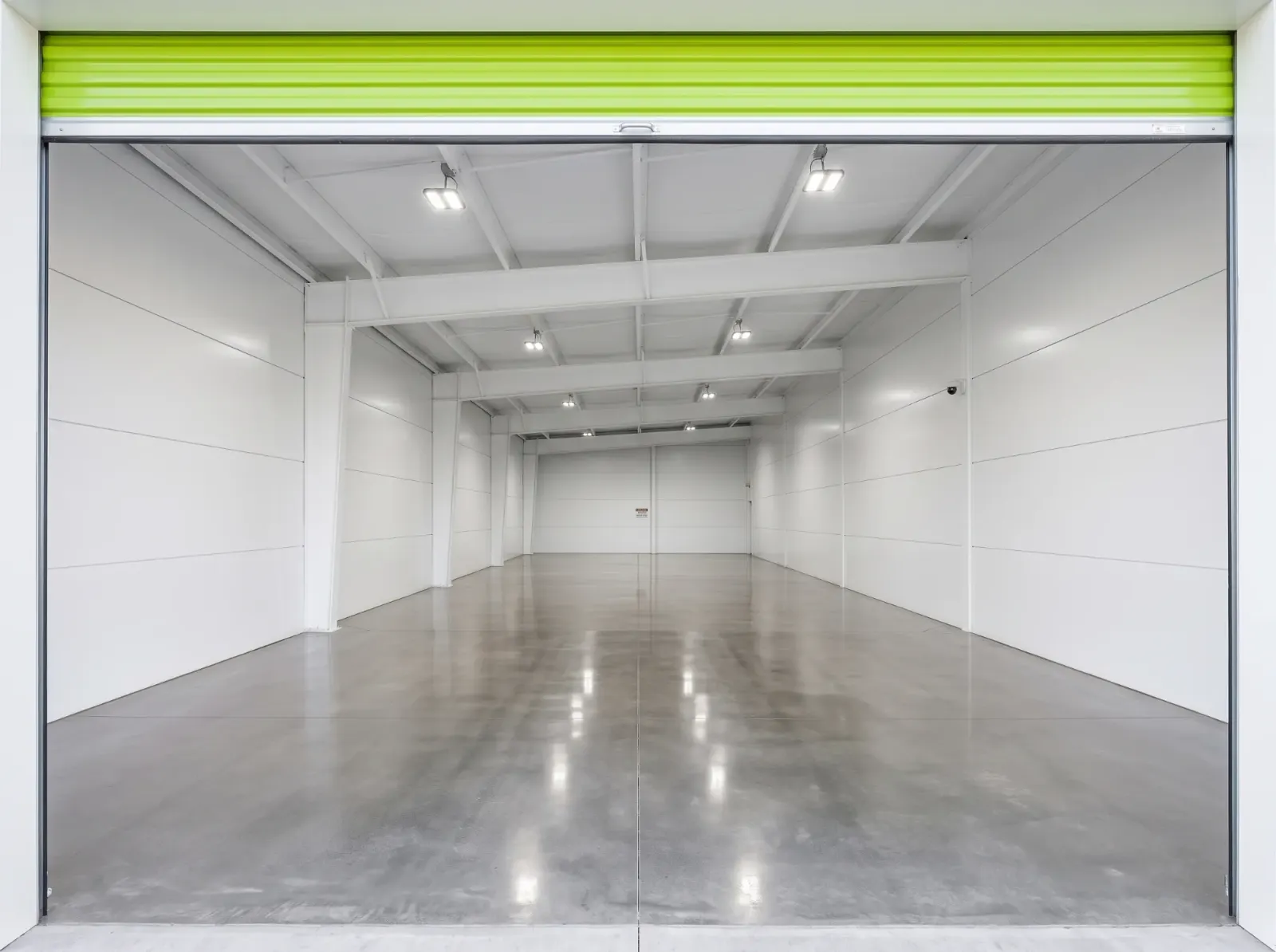 Short-term storage units in JVC Dubai for moving, travel, and temporary storage needs
